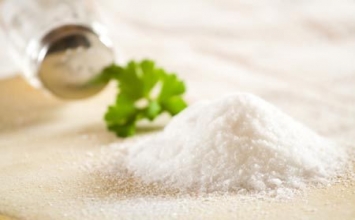 Muối có mặn không?